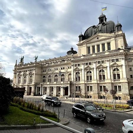 Sweet Home Near Opera House Лвив Екстериор снимка