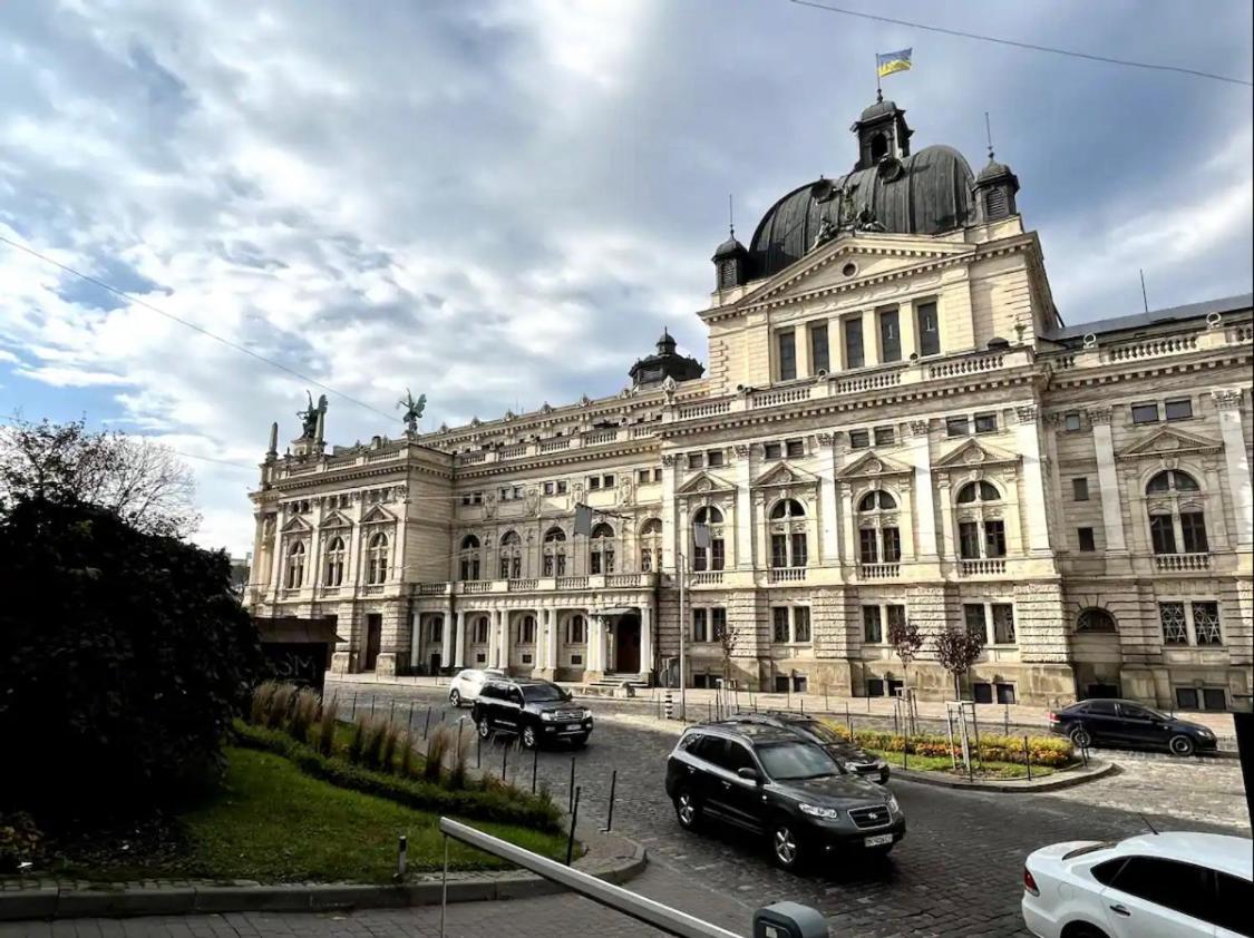 Sweet Home Near Opera House Лвив Екстериор снимка